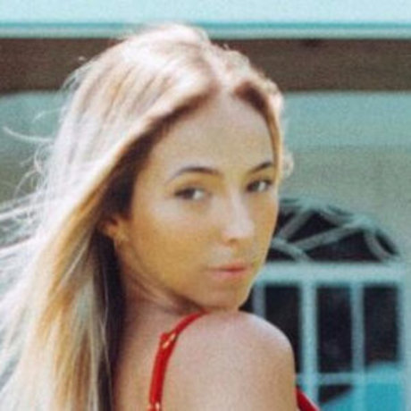 Beatriz Corbett erotic star photo