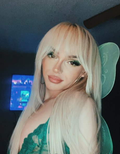 tayscheiderr sex model images