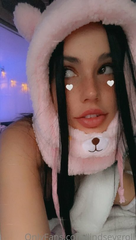 lindseygroll star exclusive pic