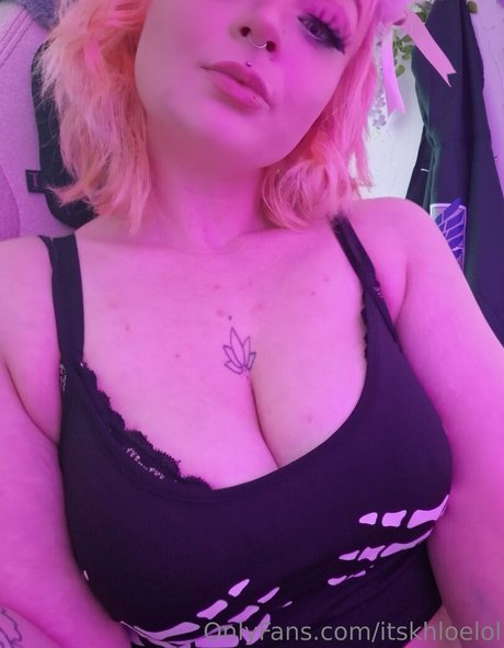 itskhloelol xxx actress photos