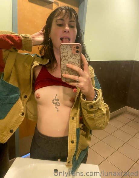 lunaxrated xxx pornstar image