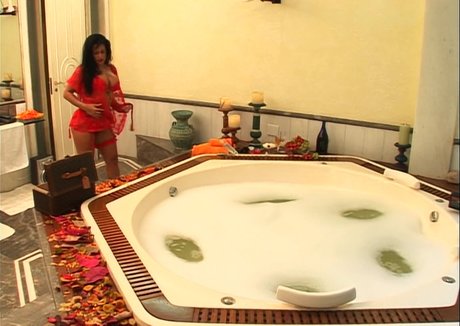 Fabiana Andrade model nude images