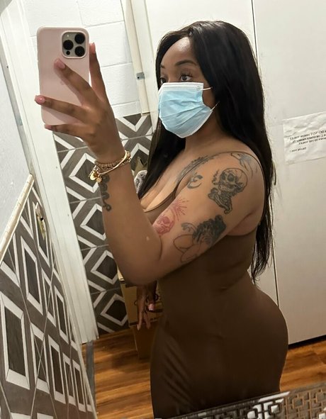 melamamiii pornstar nude image