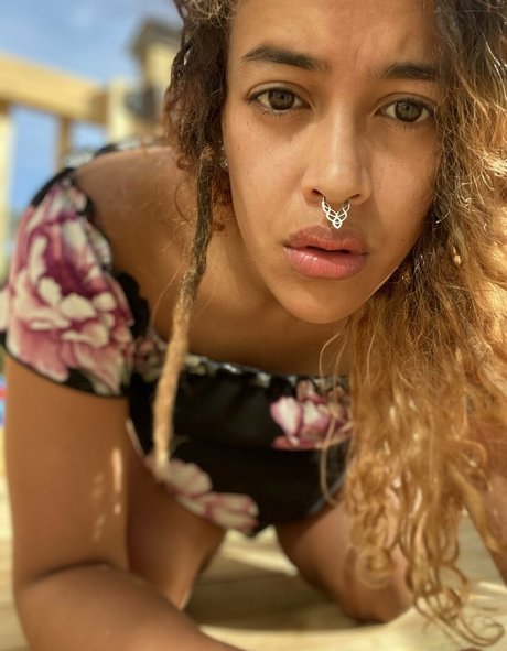 auroradaze nice actress img