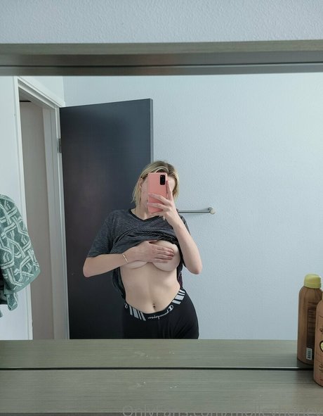 molleyhoney star erotic pictures