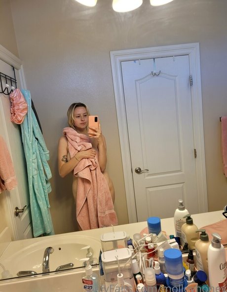 molleyhoney model nude pic