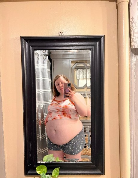 gothbelly pornstar top image