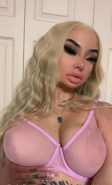 goyardgoddess model best picture