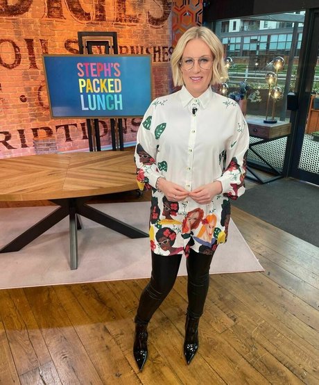 Steph McGovern top model image