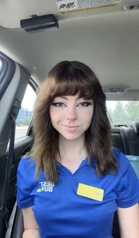 OkayGnomie model top photos