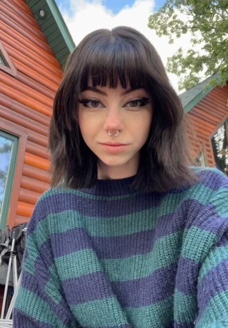 OkayGnomie star high quality pic