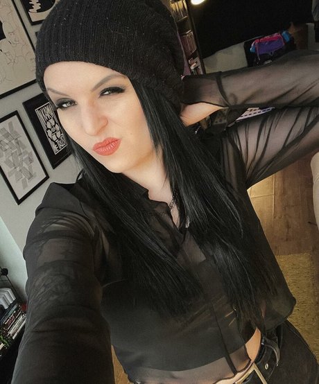 Emma Blackery model hd picture