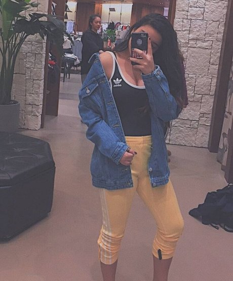 Iman Vellani nude star galleries