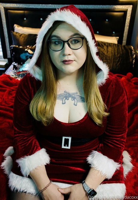 freydacoxx model naked photo