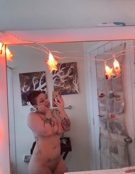 Lunaghoul model beautiful photo