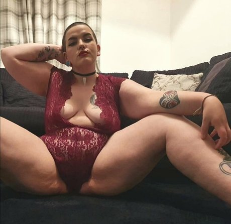 little m0th star nude picture