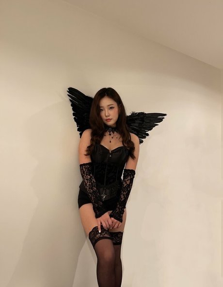 h yojeong erotic model images