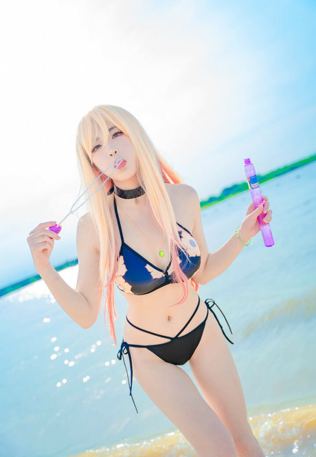 Luximity naked actress img