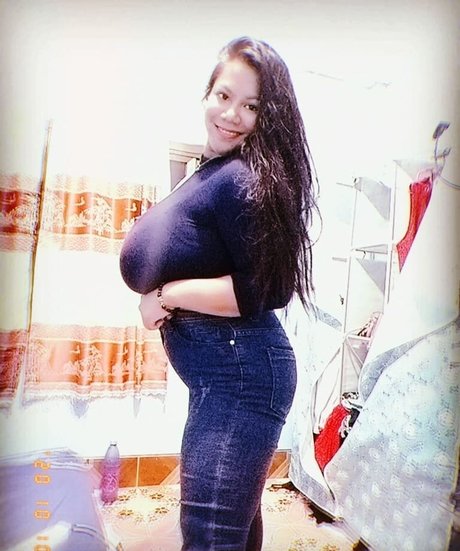 SaRa Chubby pornographic model archive