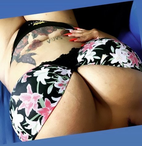 SaRa Chubby erotic actress gallery