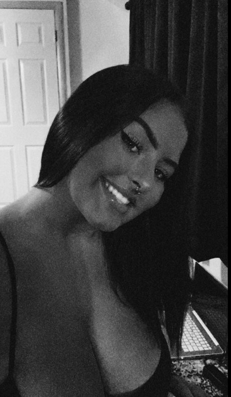 Jaley S naked actress img