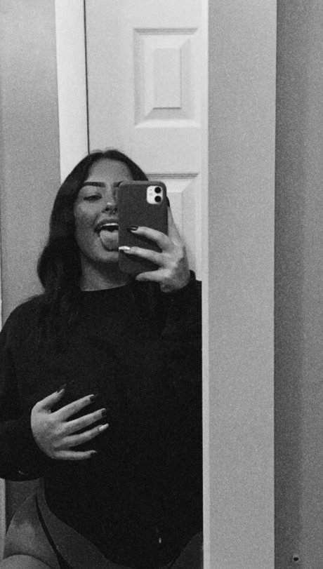 Jaley S model exclusive img