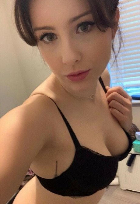 Erin Moore adult actress pics