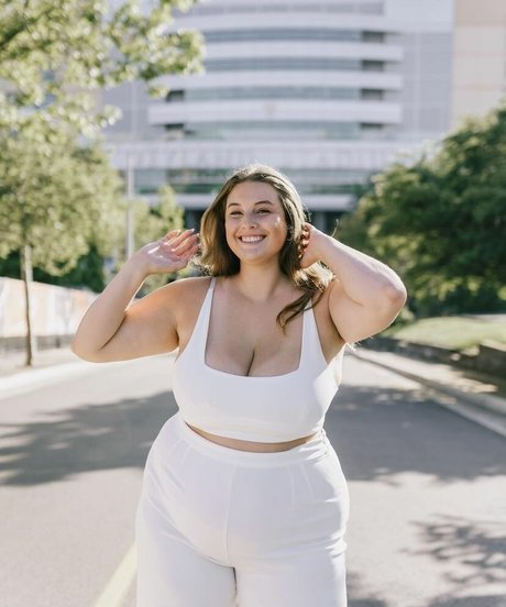 Erin Moore adult model picture