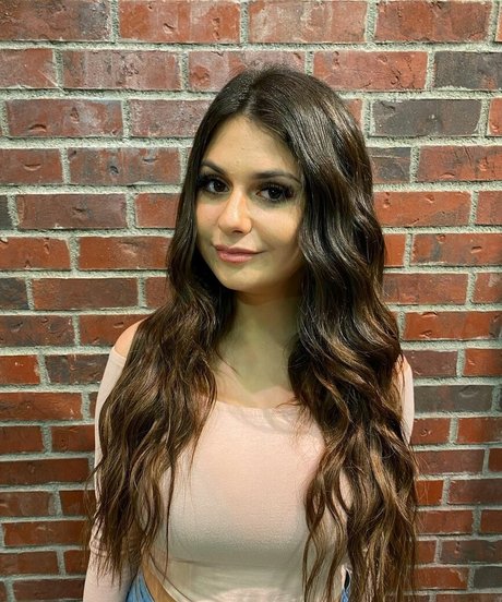 Samantha S star adult image