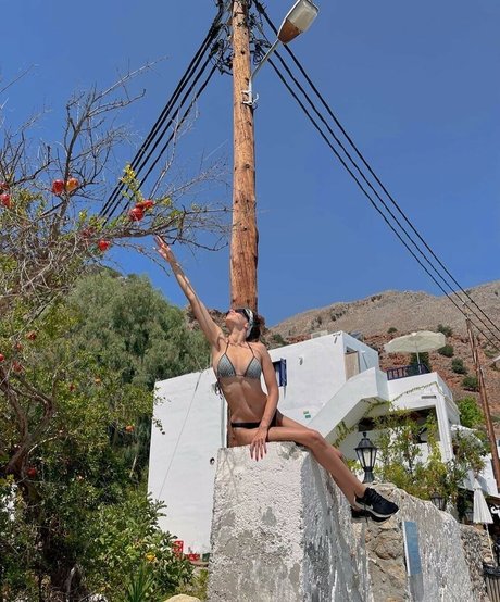 Poqssi nude actress picture