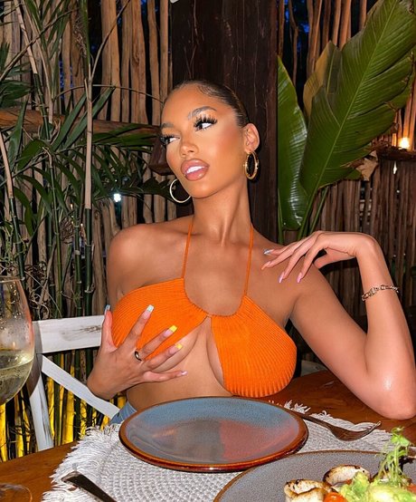 Carina Griff star hd photos