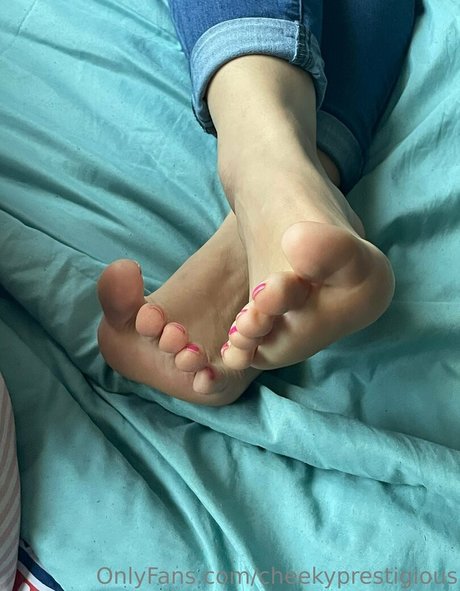 cheekyprestigious model exclusive pic