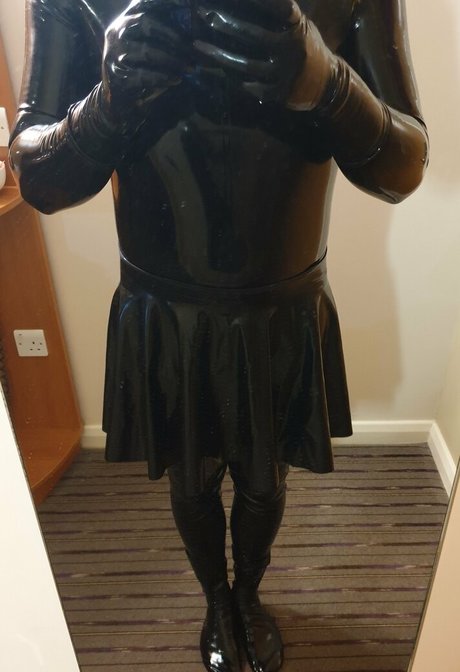 neonlatex best model galleries