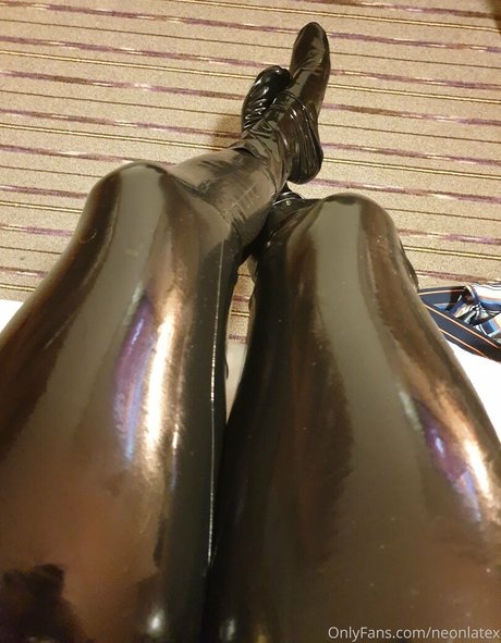 neonlatex model pornographic gallery