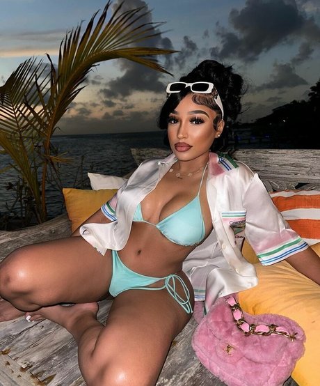 Ella Bandz pretty model pics