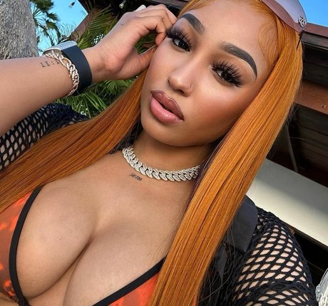 Ella Bandz erotic actress photos