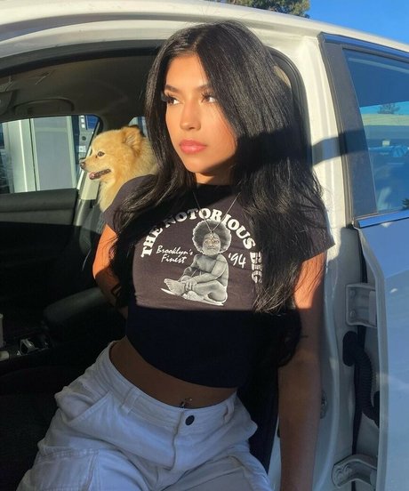 Yael Bernal star art galleries