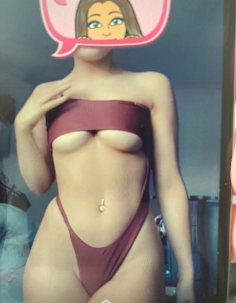 Cora Leilani model hot pics