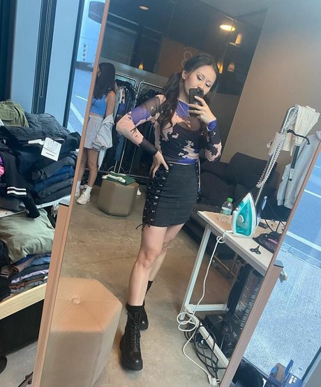 Yinsu Collins model erotic images