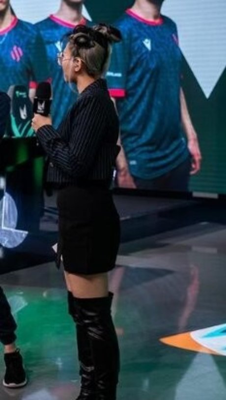 Yinsu Collins art model image