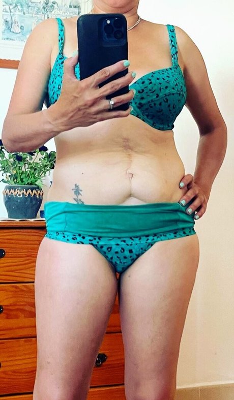 Sarah Cawood model high quality pics