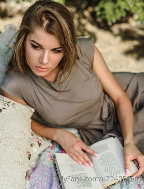 Elusiveutopia high quality pornstar image