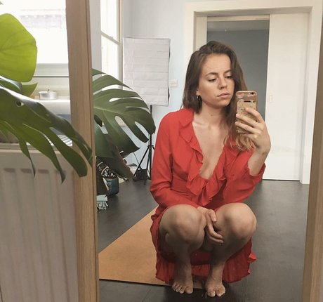 Whispersthe Wolf Asmr pornstar adult pictures