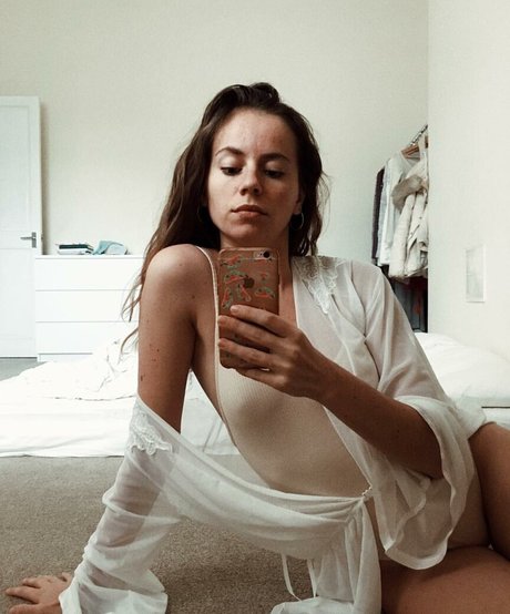 Whispersthe Wolf Asmr model pornographic img