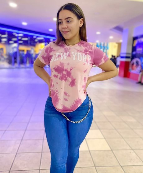 Loverllyc star naked photo