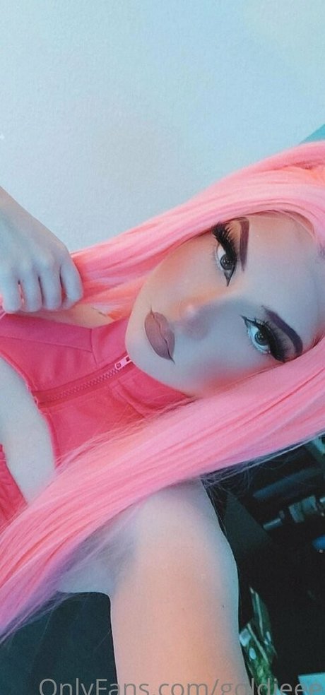 goldieee model pornographic picture