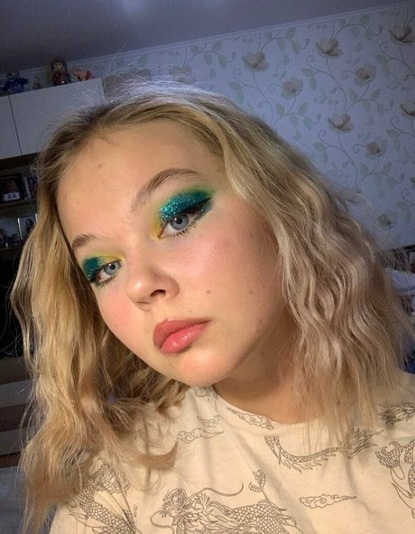 elinakitty hot pornstar photo