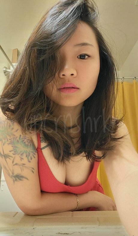 Uncrnshrk model sex image