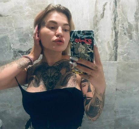 kamilahart sexy star images