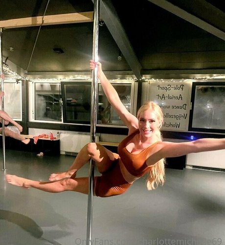 charlottemichelle69 model perfect img